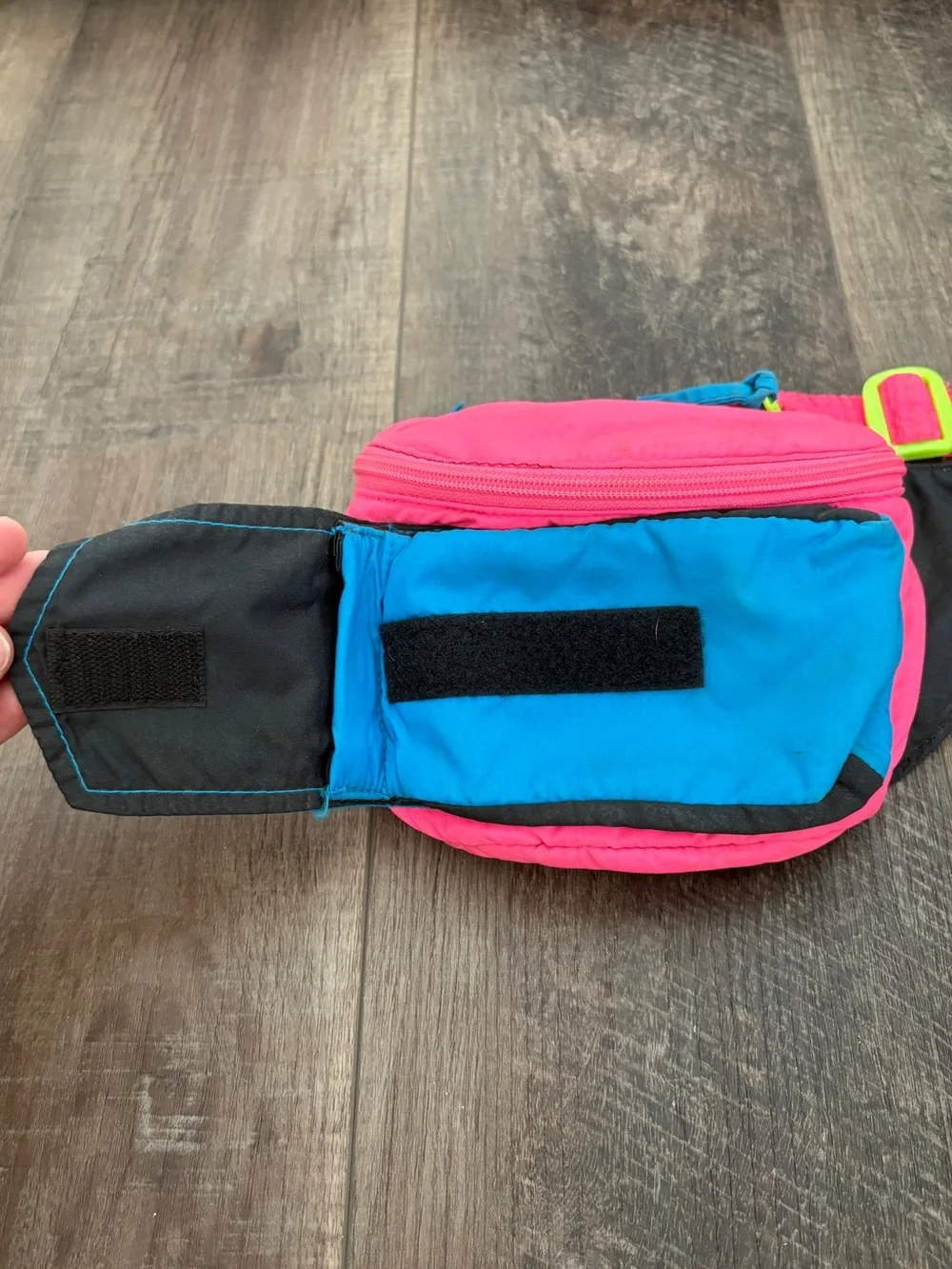 Columbia brand neon